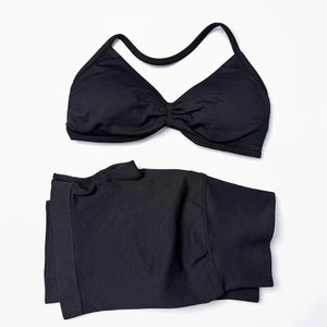 Seamless 2 Pieces Strappy Yoga Halter Bras Sets Scrunch Butt Sports Shorts Quick Dry Backless Gym Crop Tops with Pad Push Up Set
